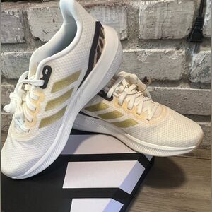 NWT Women’s Adidas Runfalcon 3.0 W Cream and Gold Sneakers Size 9